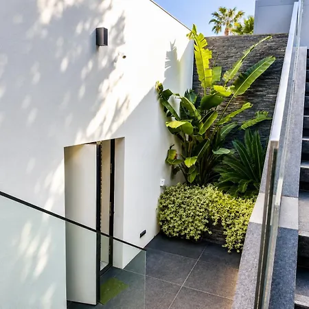 Villa Horizons - Contemporary With Sea View And Pool