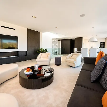 Horizons - Contemporary With Sea View And Pool ואלאוריס