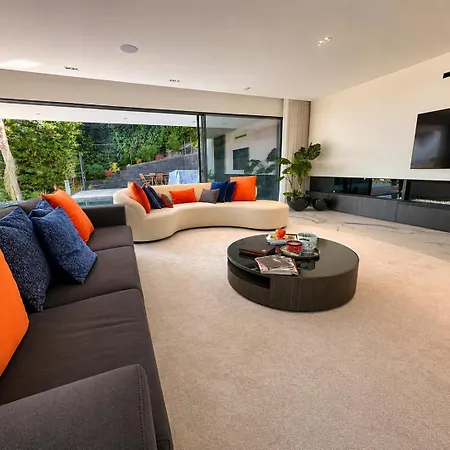 Villa Horizons - Contemporary With Sea View And Pool